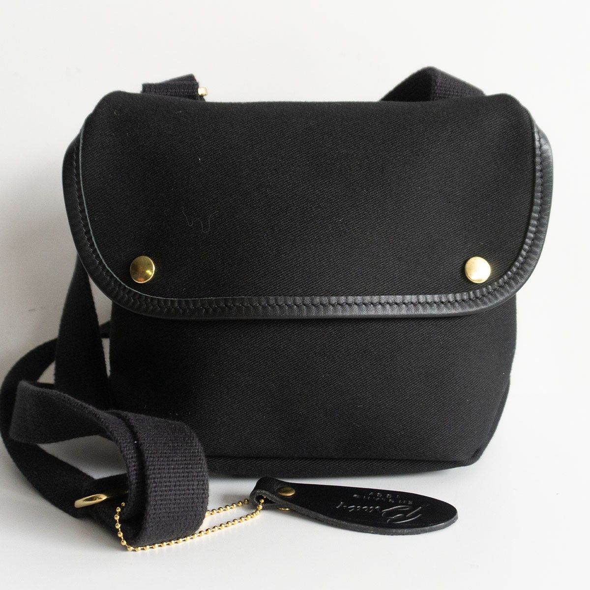 極美品】BRADY【AVON MINI】ショルダーバッグ ブラック ブレディ