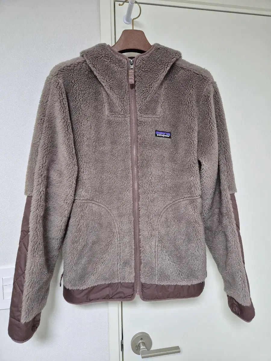 パタゴニア ウルイースター フードジャケット