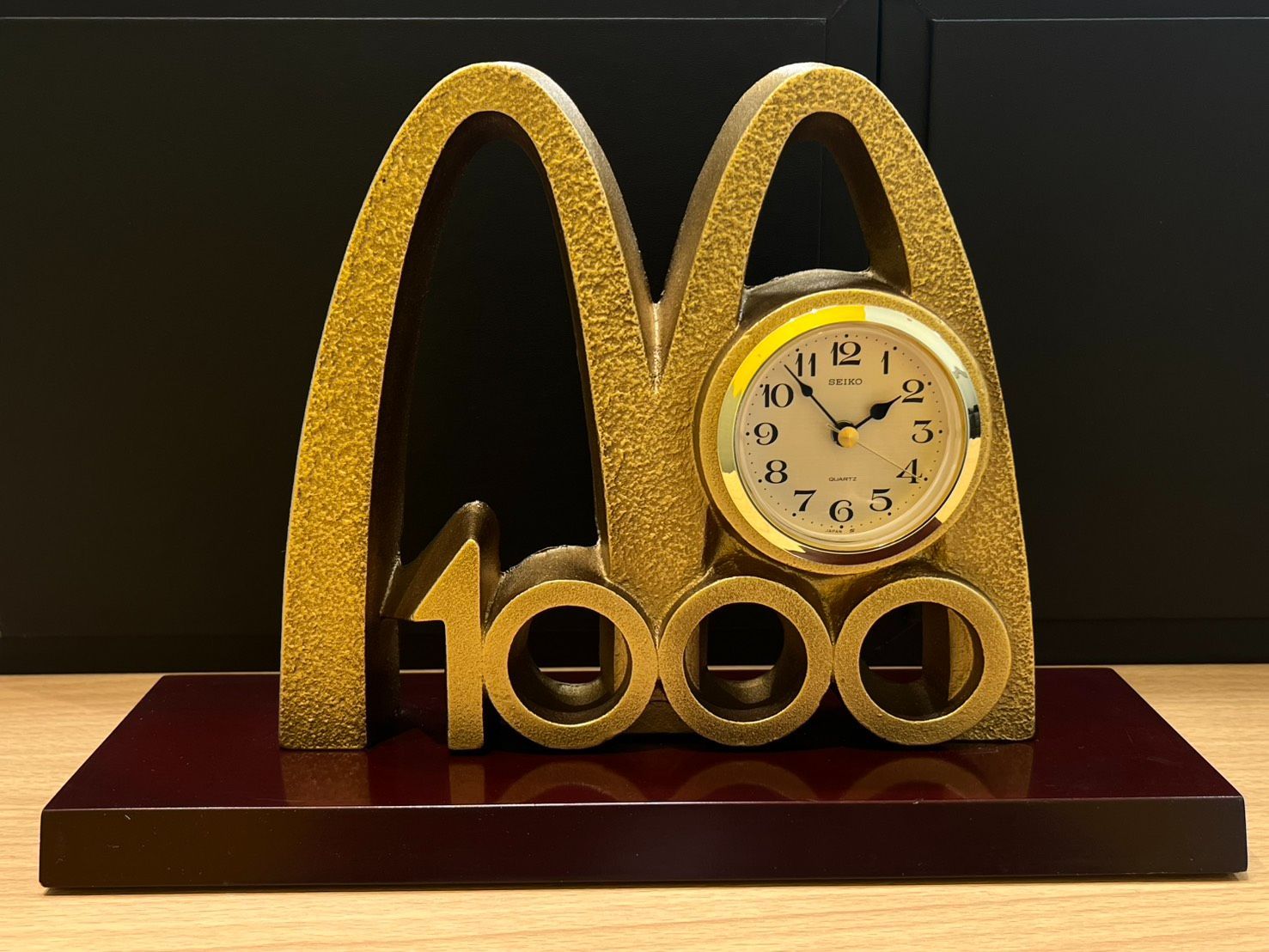 マクドナルド 売上　1000億円 達成 記念 時計 置物 コレクション 昭和 EL6】 非売品 マクドナルド 売上 1000億円達成記念 時計 置時計