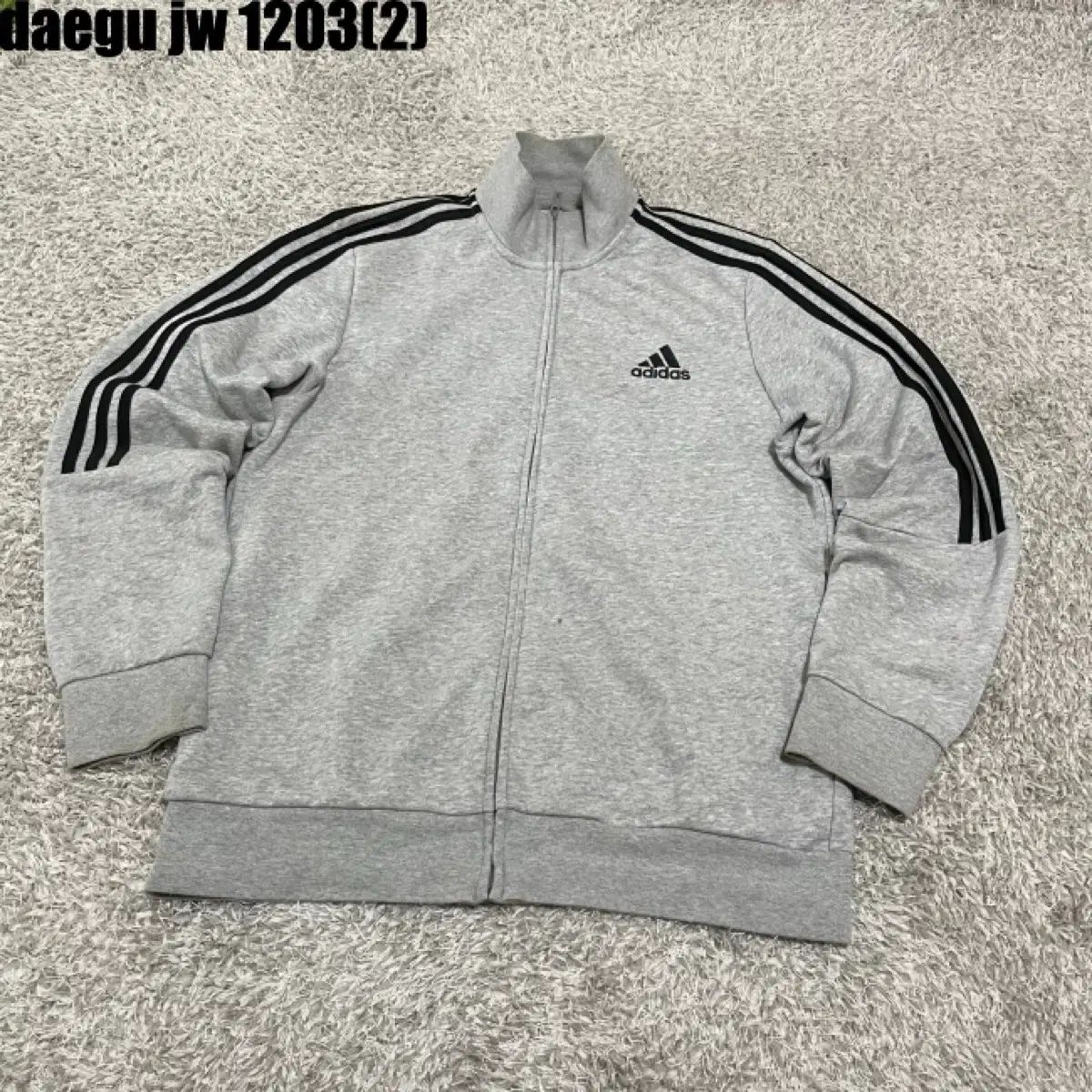 【美品】adidas トラックジャケット 3本線 グレー ビックサイズ アディダス 3本線 トラックジャージ グレー 100 - メルカリ