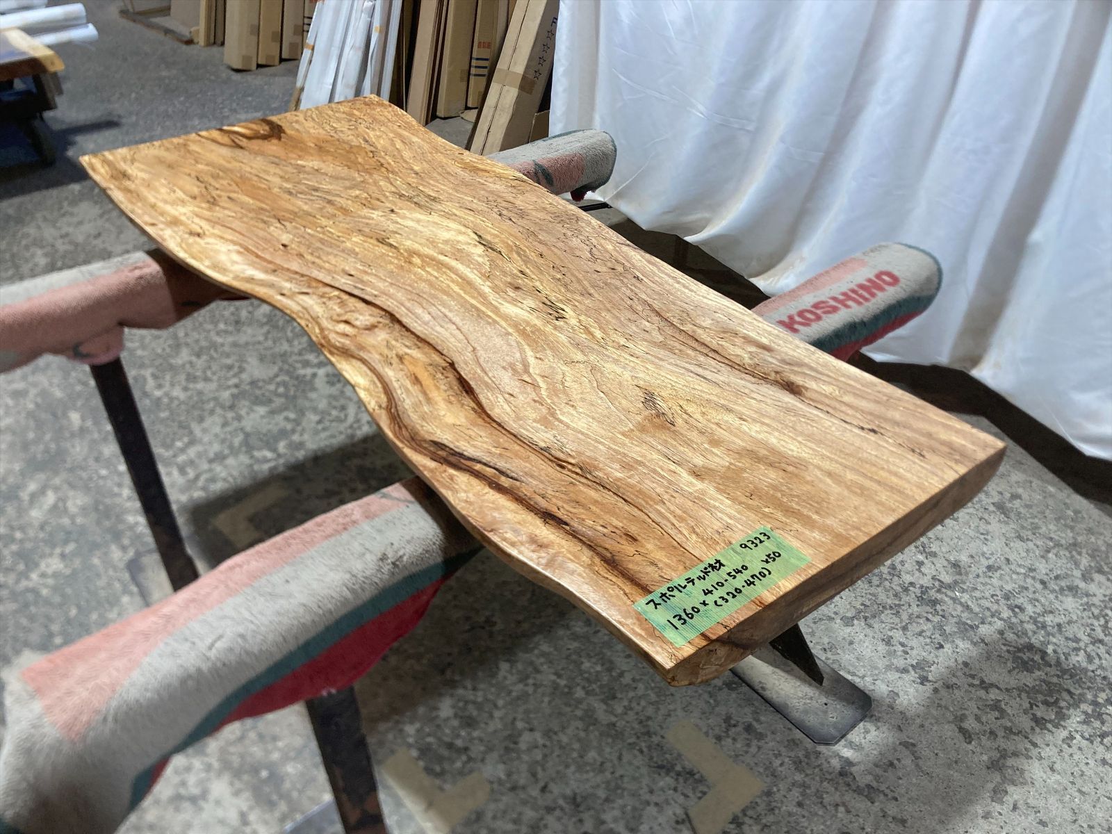 スポルテッド材9323 一枚板無垢 乾燥材 1360ｘ410 540ｘ50㎜ カウンター テーブル ローテーブル 窓台