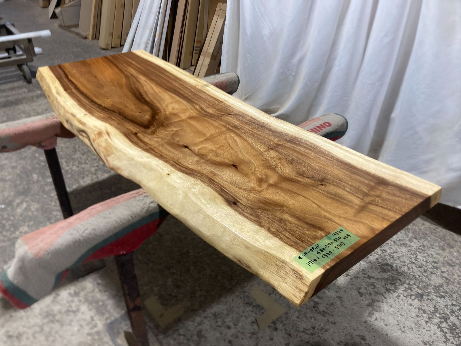 モンキーポッド9324 一枚板無垢 乾燥材 1710x480-570-550x54mm