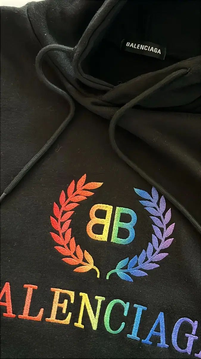 バレンシアガ レインボー 月桂樹ロゴ 刺繍 ロゴ フーディー Tシャツ XL 105