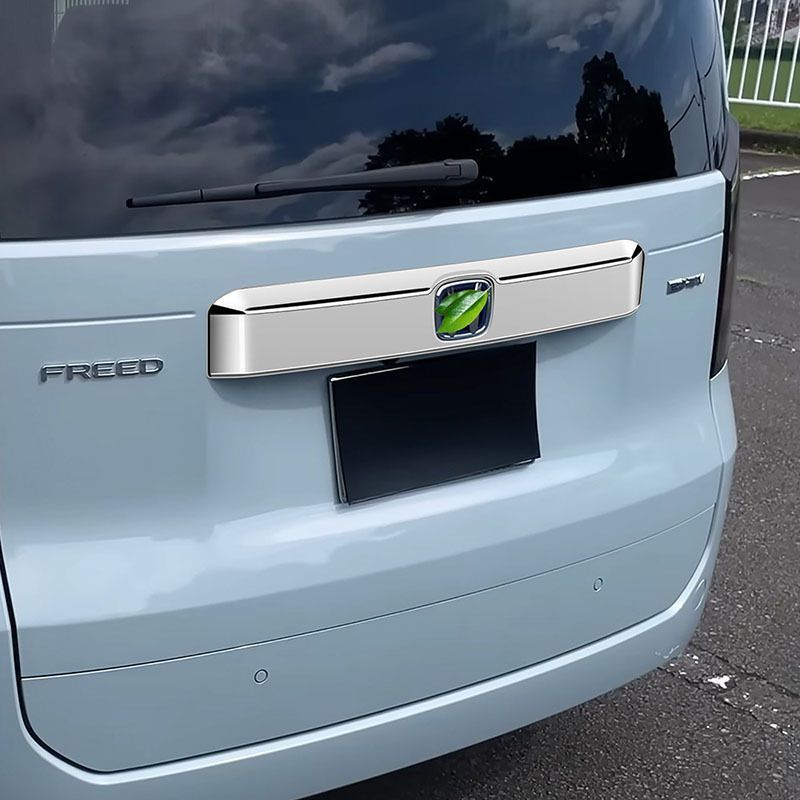 送料無料 24年 ホンダ フリード クロスター リアバンパー ガーニッシュ