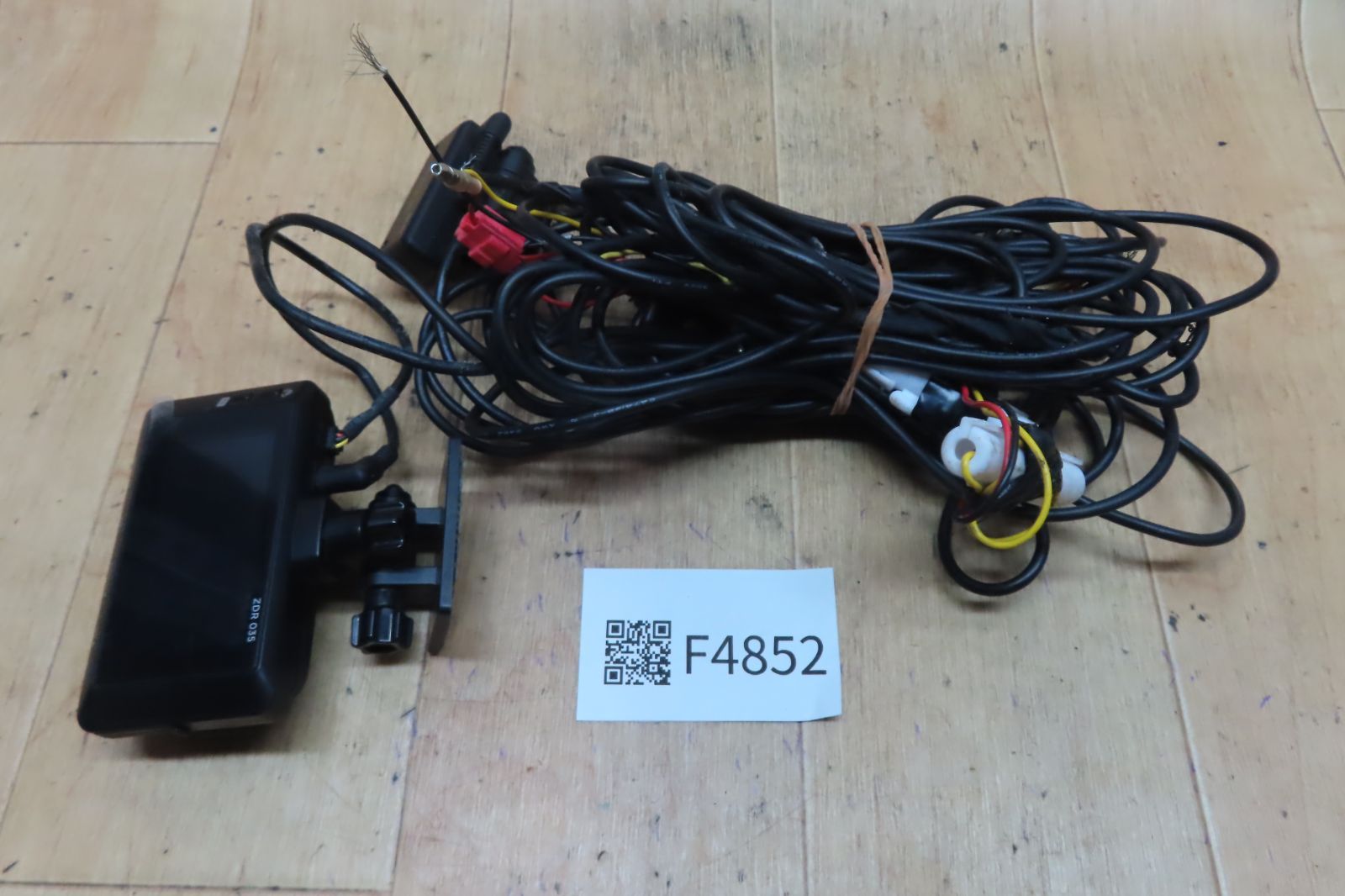 ZDR026 ドライブレコーダー 前後2カメラ コムテック　中古 動作保証付☆F4852/コムテック 前後2カメラ/フロント 1080P ZDR035
