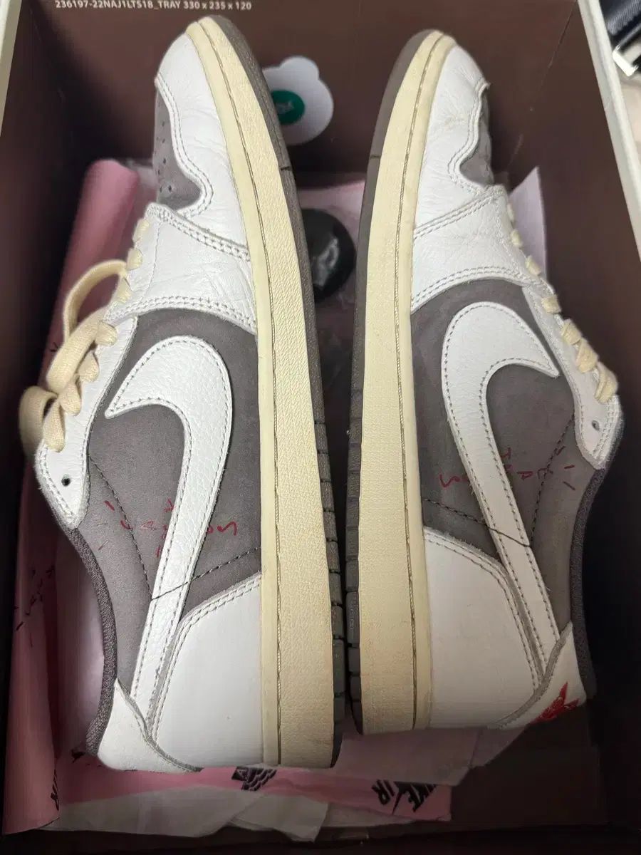 ナイキ エア ジョーダン1 トラヴィス スコット u0026 リーザー ルック サイズ43 (275)