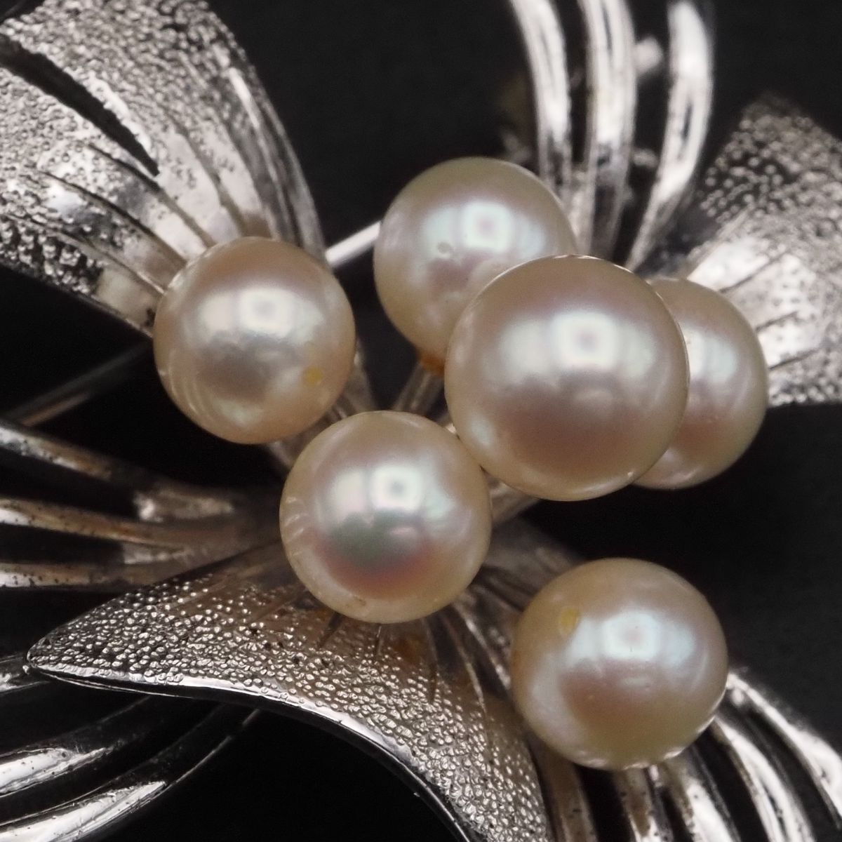 J493 本真珠 5.5-6.5mm6珠 パール STERLING刻印 ブローチ デザイン