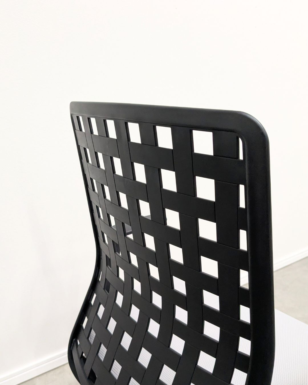 肘付き 座面グレー