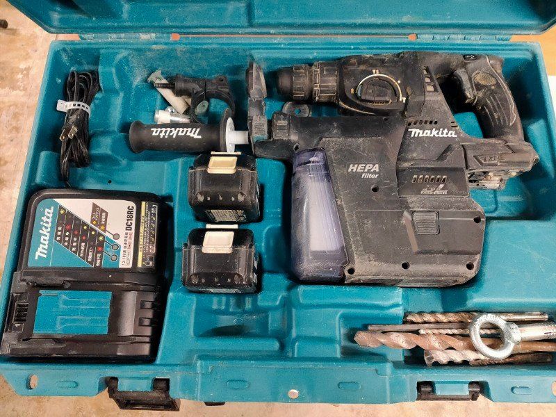 マキタ 24ミリ充電式ハンマドリル バッテリ 充電器 集じんシステム ケース付 充電回数19回と77回