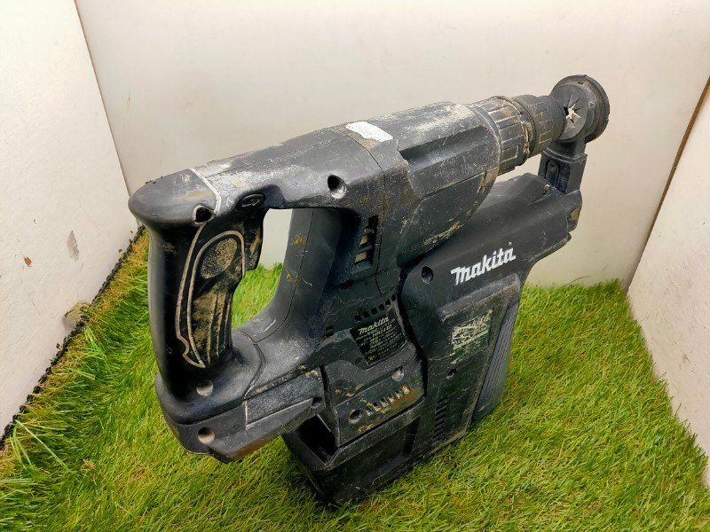 マキタ 24ミリ充電式ハンマドリル バッテリ 充電器 集じんシステム ケース付 充電回数19回と77回