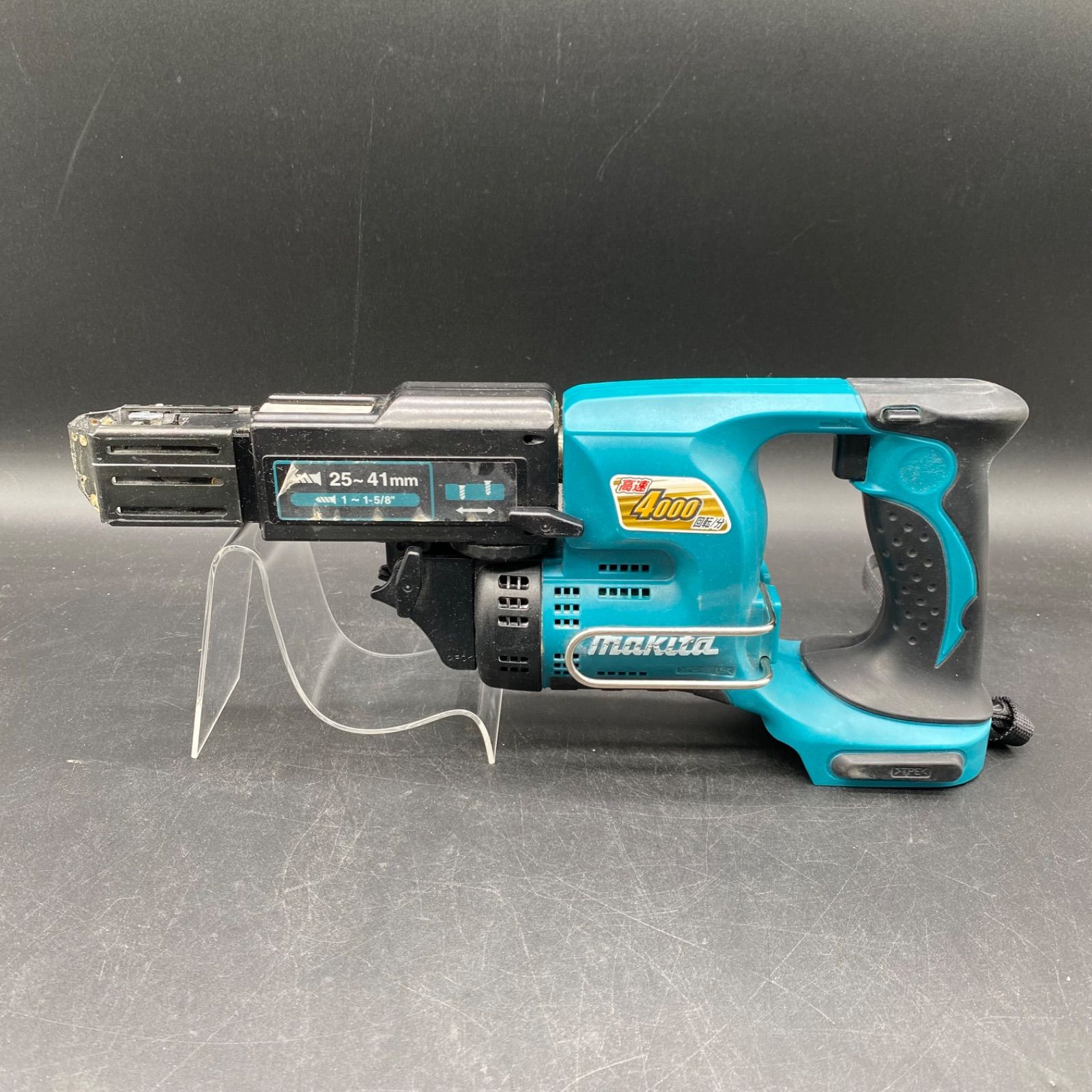 A 054 makita マキタ 充電式オートパック スクリュードライバ 14.4 V 充電器 バッテリー 付き