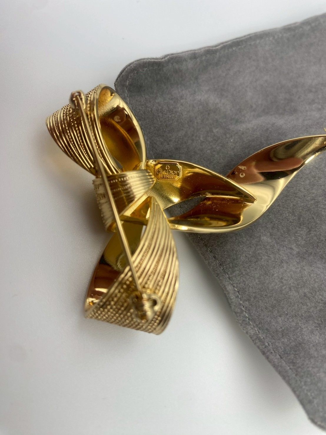 Christian Dior クリスチャンディオール リボン デザイン ピンブローチ
