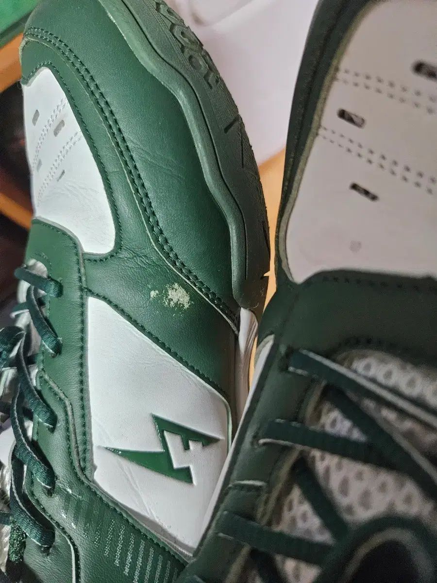 FLOメント 270 バドミントンシューズ