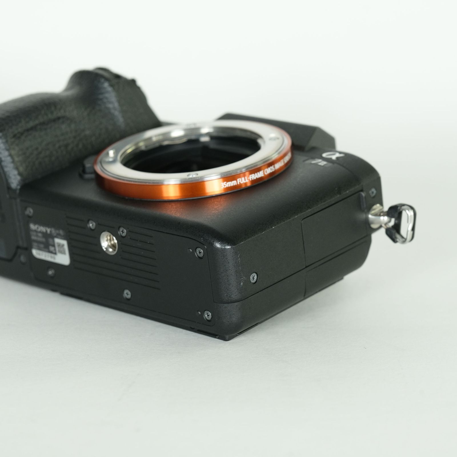 SONY α7II ILCE-7M2　ボディ【シャッター29,609回】 美品 | シャッター数2,010回｜バッテリー2個付] SONY α7 II（ILCE-7M2