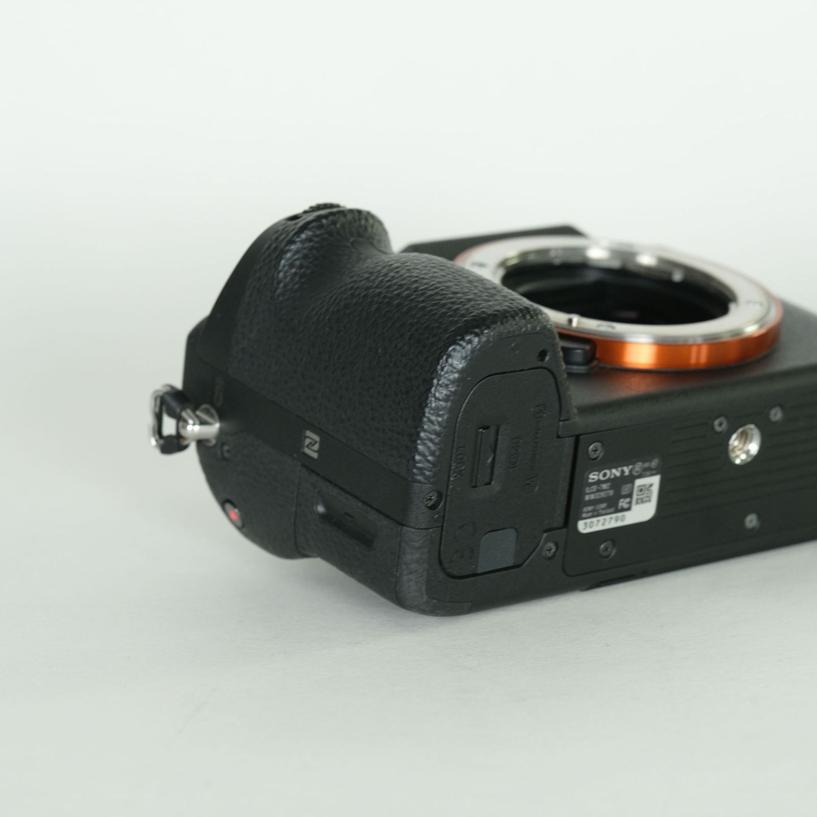 美品 | シャッター数2,010回｜バッテリー2個付] SONY α7 II（ILCE-7M2