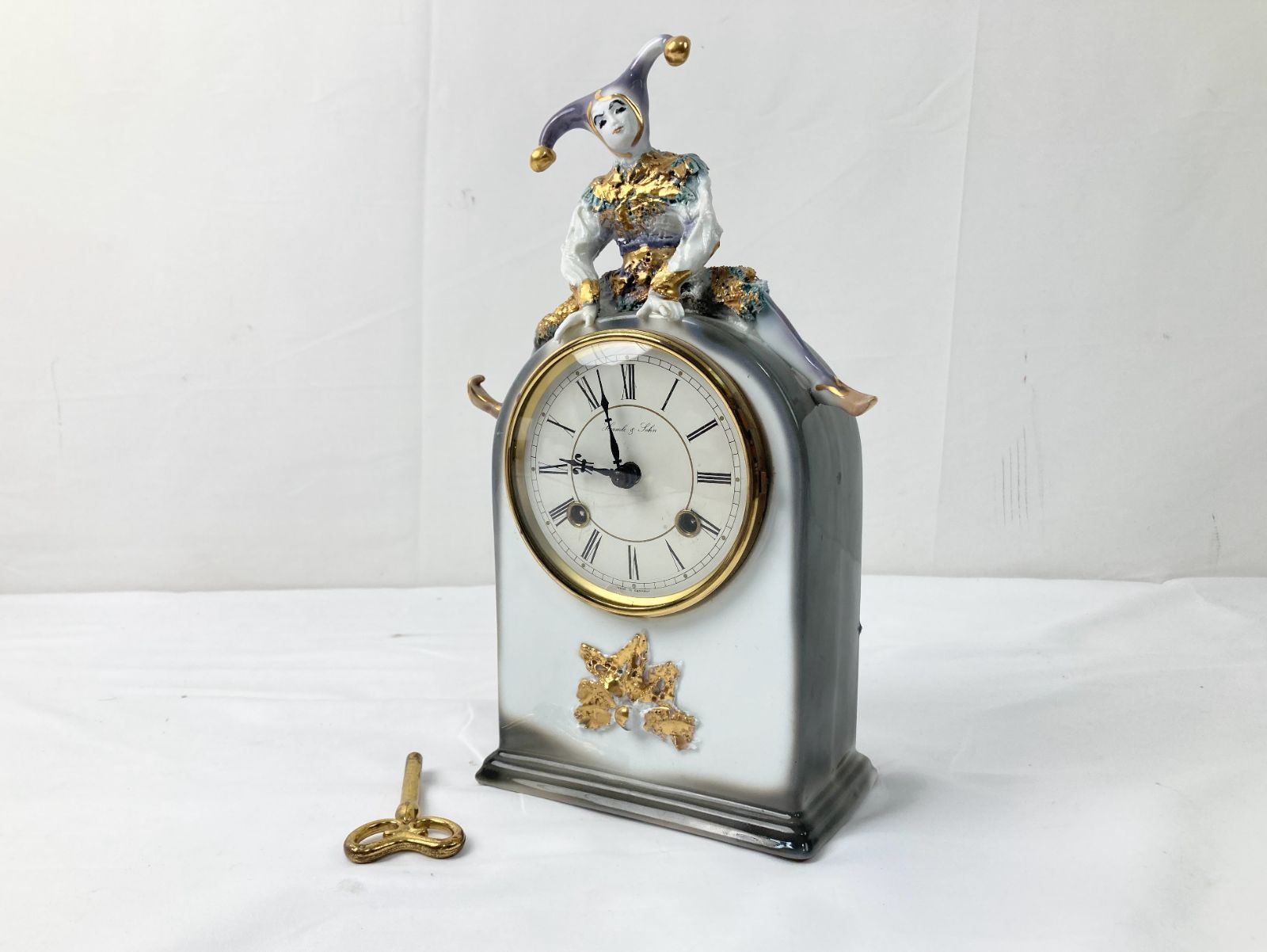 ピエロ 道化師 置時計 オルゴール 陶器製 ゼンマイ式 置物