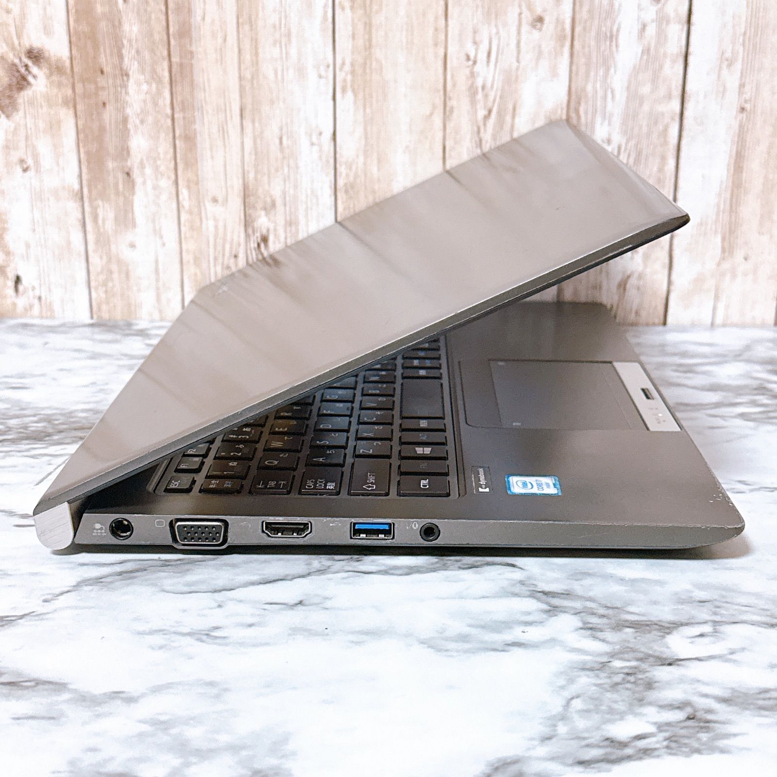 1台限定✨高性能i7＆爆速SSD/メモリ8GB✨カメラ付き 薄型パソコンPC