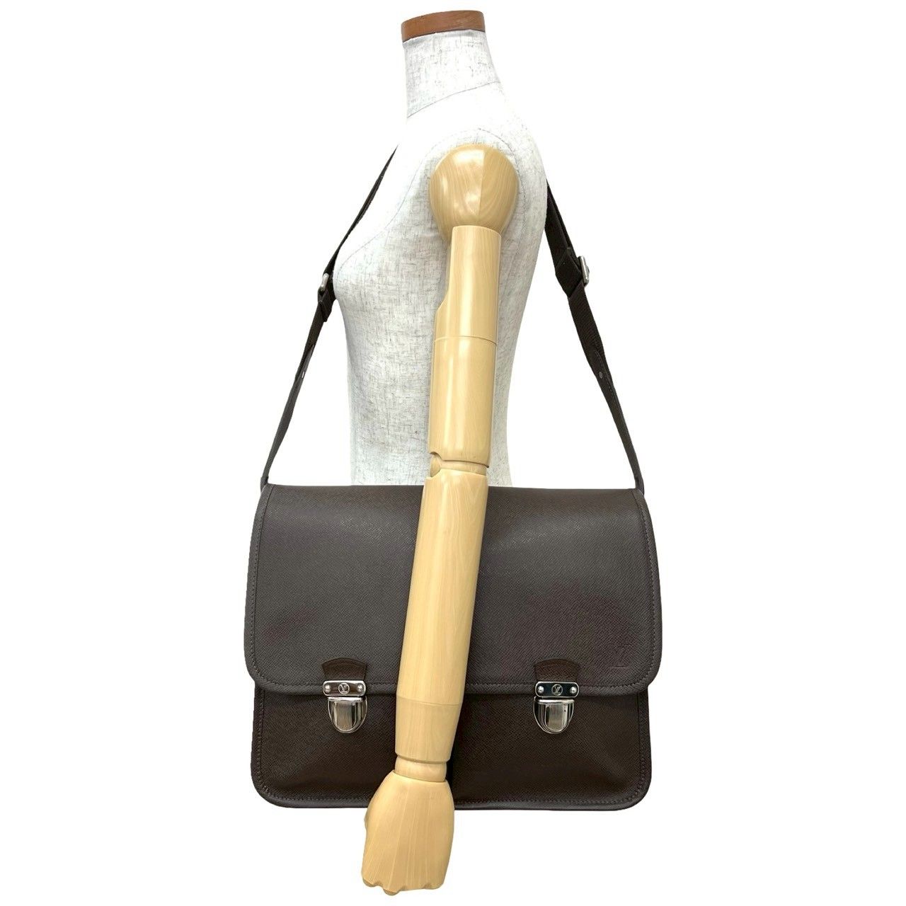 極 美品 LOUIS VUITTON ルイヴィトン アレクセイ タイガ レザー 本革