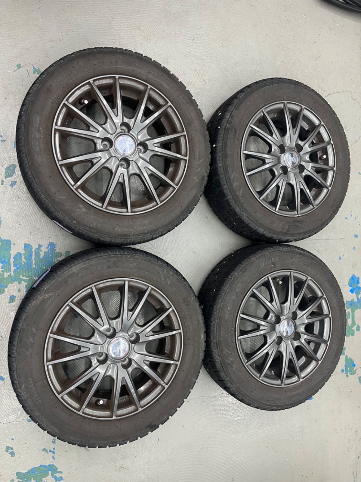 トヨタルーミースタッドレスタイヤホイル付165 65 R 14