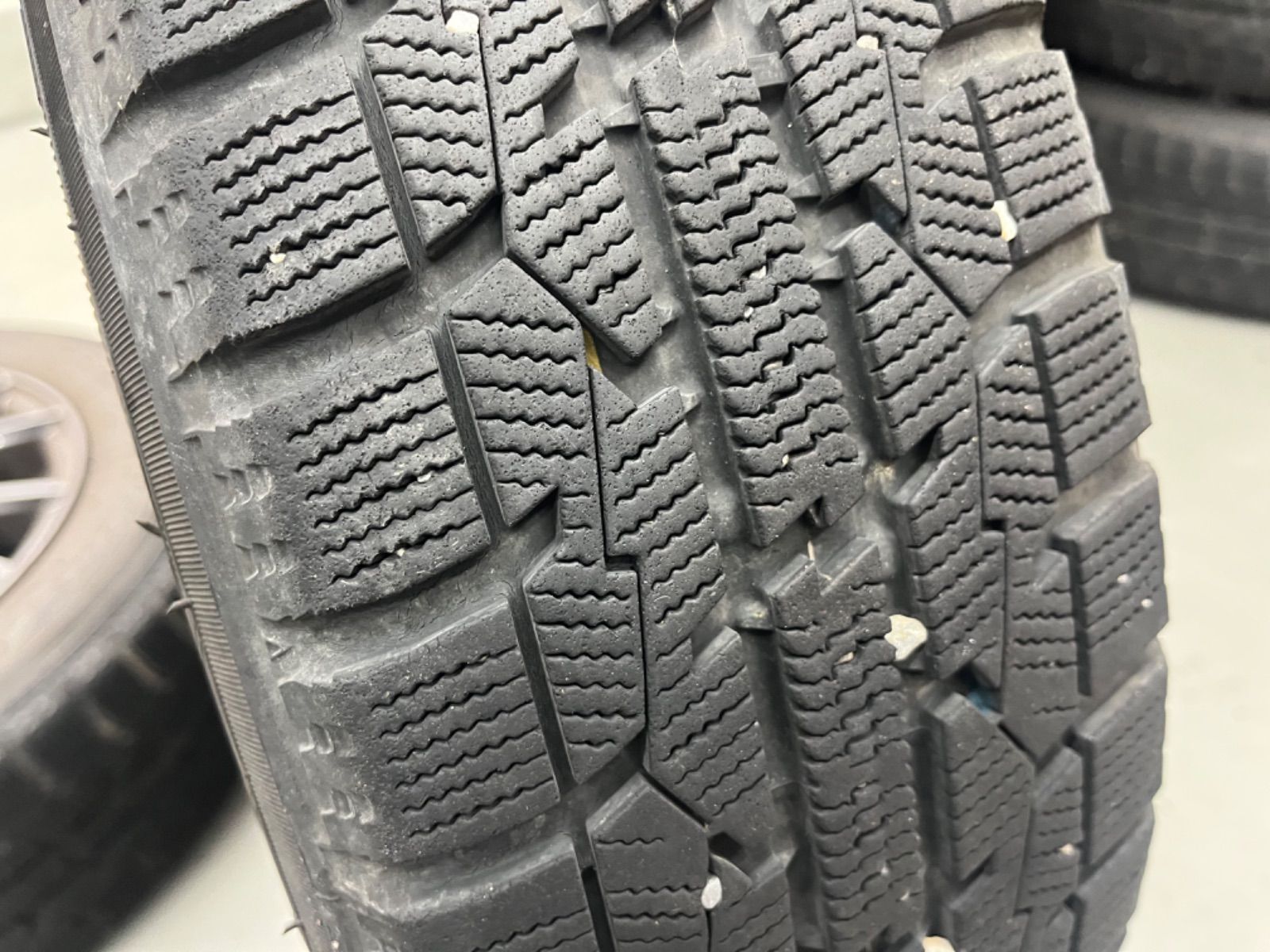 トヨタルーミースタッドレスタイヤホイル付165 65