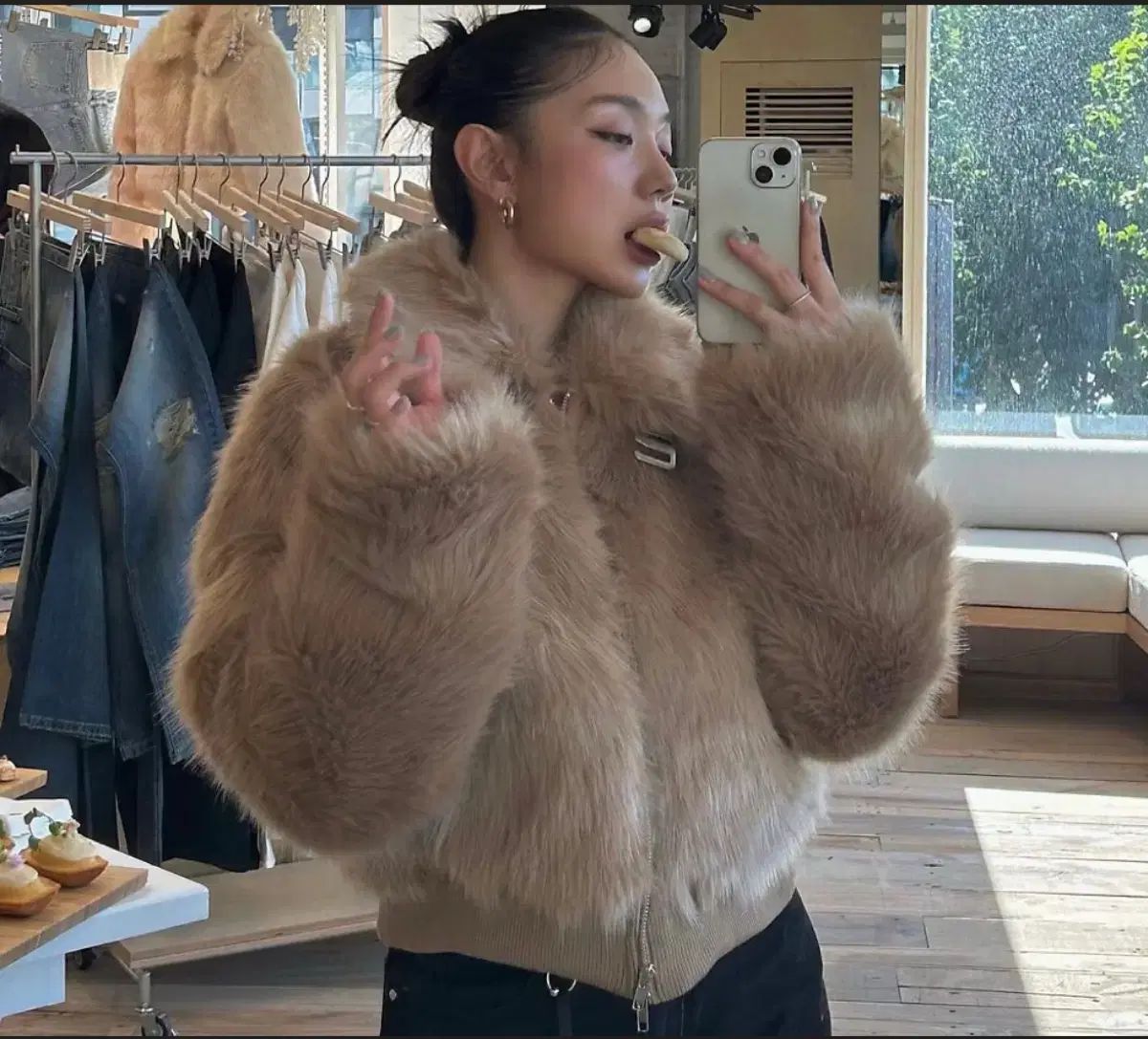 glowny ファー アウター ジャケット ベージュ アンナ着用 グローニー グロウニー ファージャケット glowny livan fur jacket camel - メルカリ