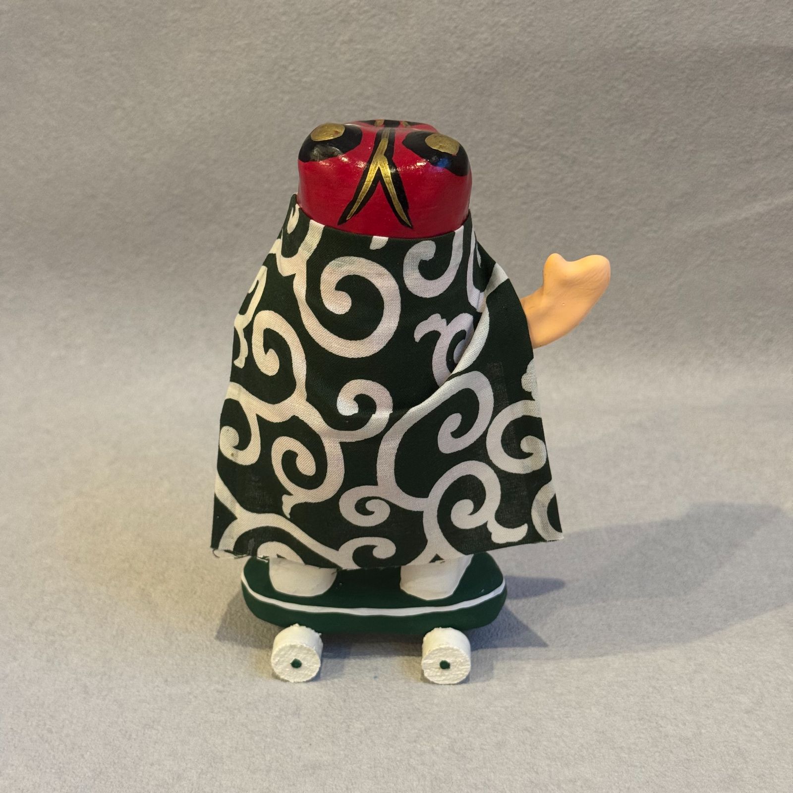 ART YEAR 伊勢丹限定 x 寿印 スケボーだるま 達磨 面隠し 張子 だるま