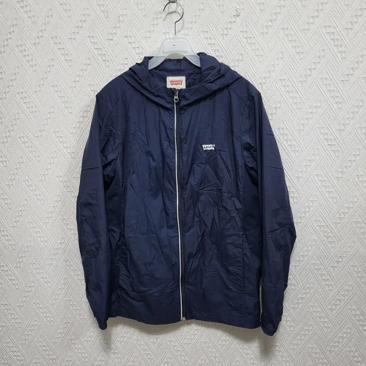 ラ212 リーバイス レディース ウィンドブレーカー ジャケット - メルカリ ラ212 リーバイス レディース ウィンドブレーカー ジャケット - メルカリ