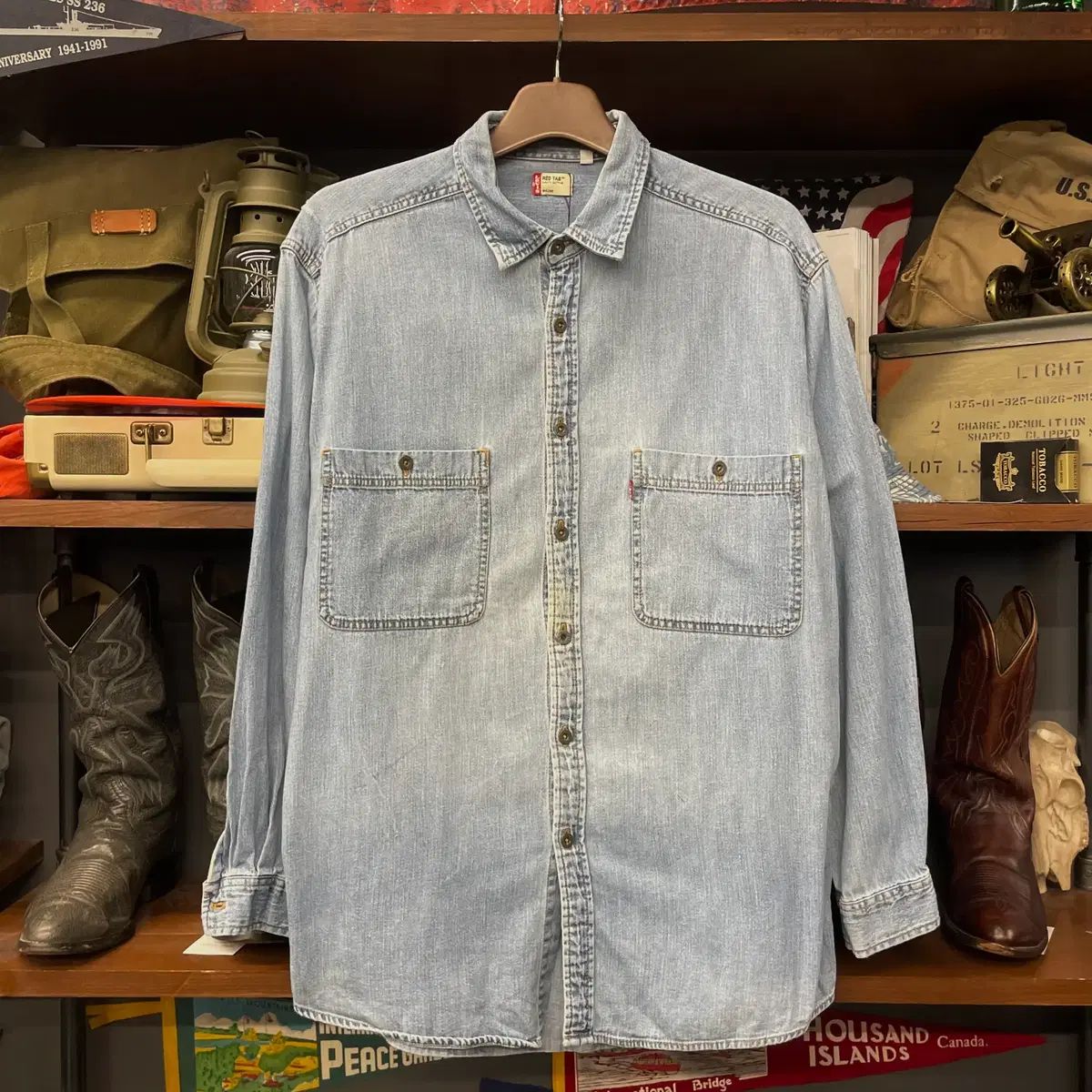 リーバイス レッド タブ Classic ポケット デニム シャツ