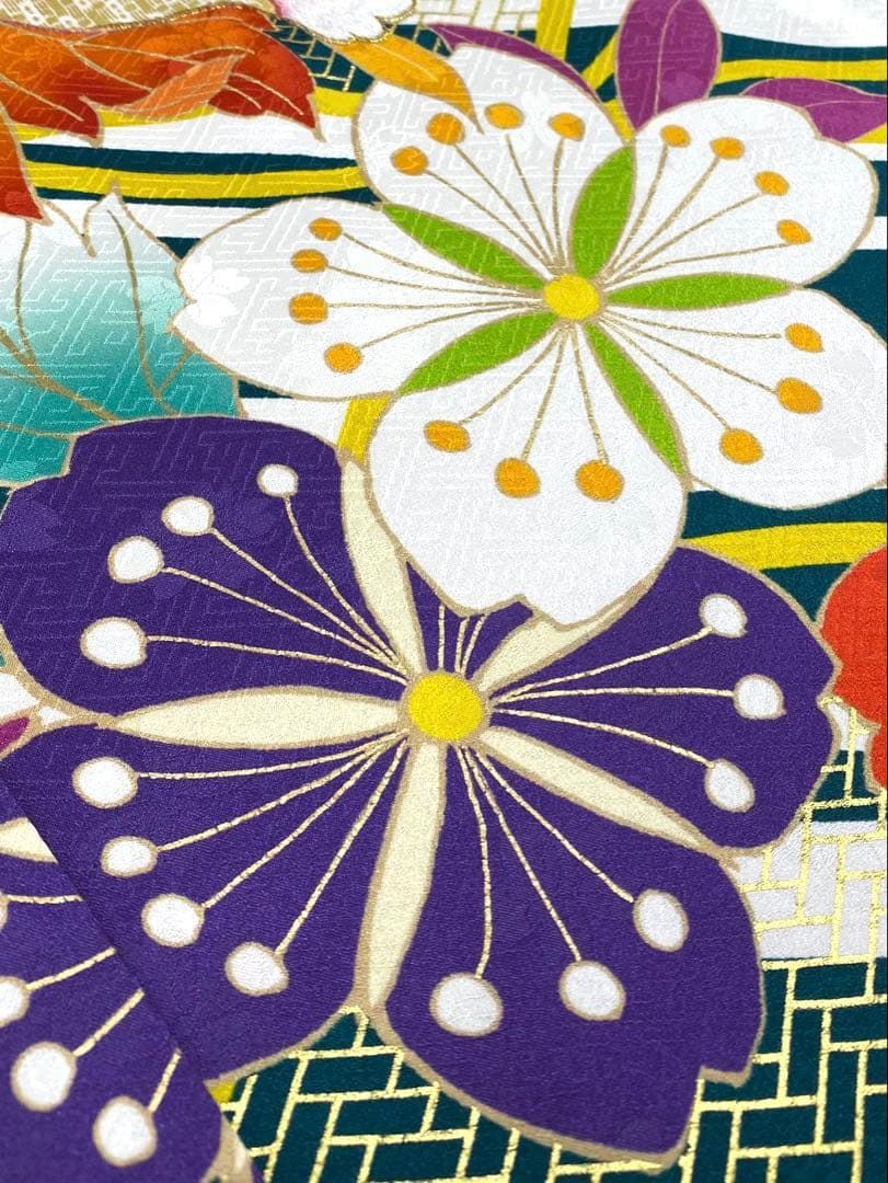 振袖 仮絵羽 舞台衣装 刺繍 金彩 紋意匠 大輪 正絹 FU085 - メルカリ