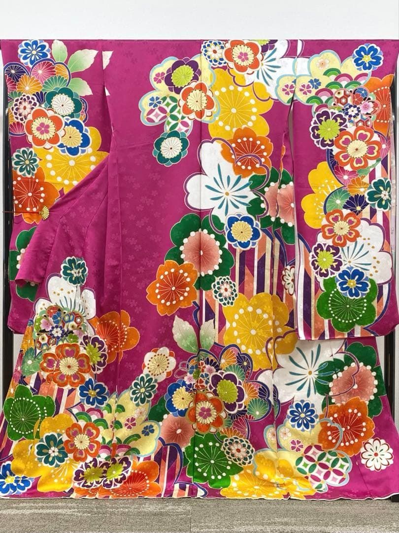 コラボ振袖 仮絵羽 舞台衣装 金駒 金彩 川栄李奈 正絹 未仕立て品 八掛付き 振袖 仮絵羽 舞台衣装 金駒 金彩 紋意匠 正絹 未仕立て品 八掛付 FU083