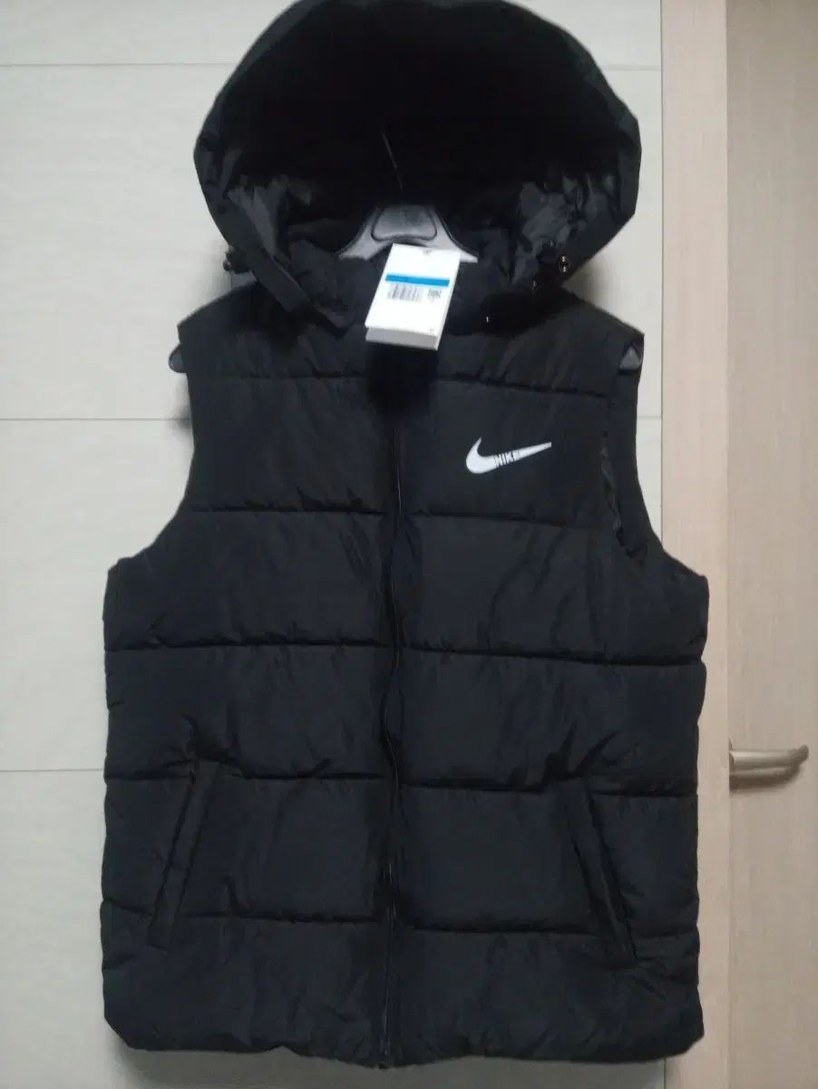 ナイキ フード ダウン ベスト ブラック M