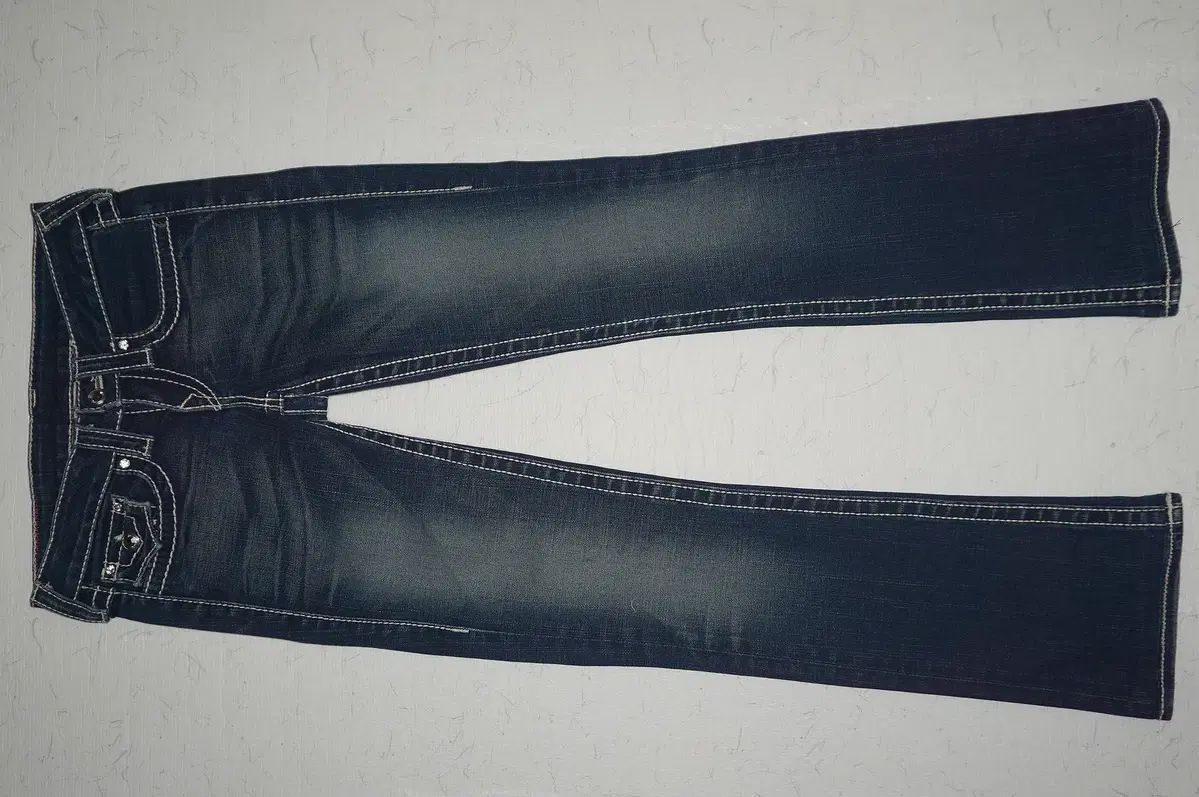 トゥルーレリジョン　レディースジーンズ値段交渉はコメント 24時間限定値下げ開始 トゥルーレリジョン レディースジーンズ値段交渉はコメント 24時間限定