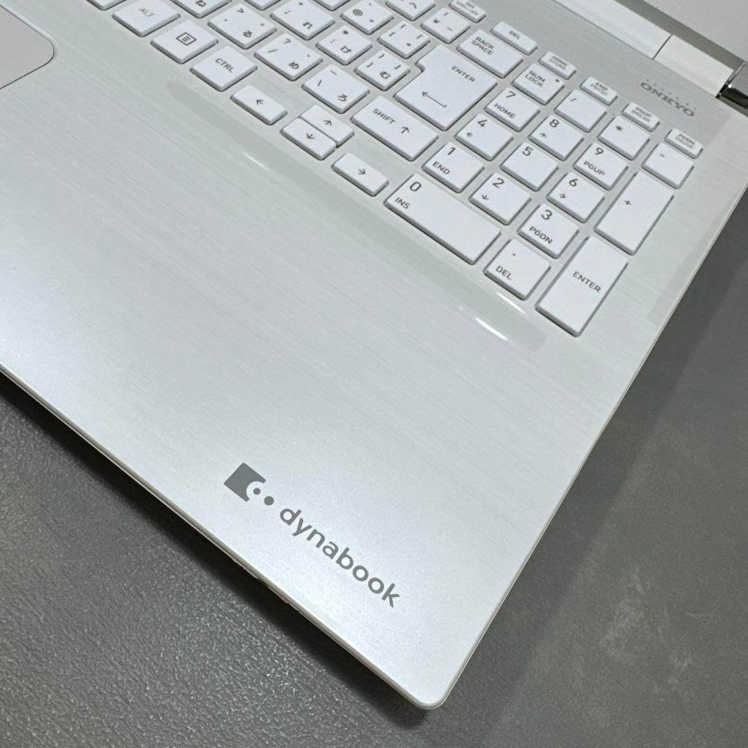 高性能】東芝リュクスホワイト☘7世代i7☘メモリ16GB☘️SSD512GB