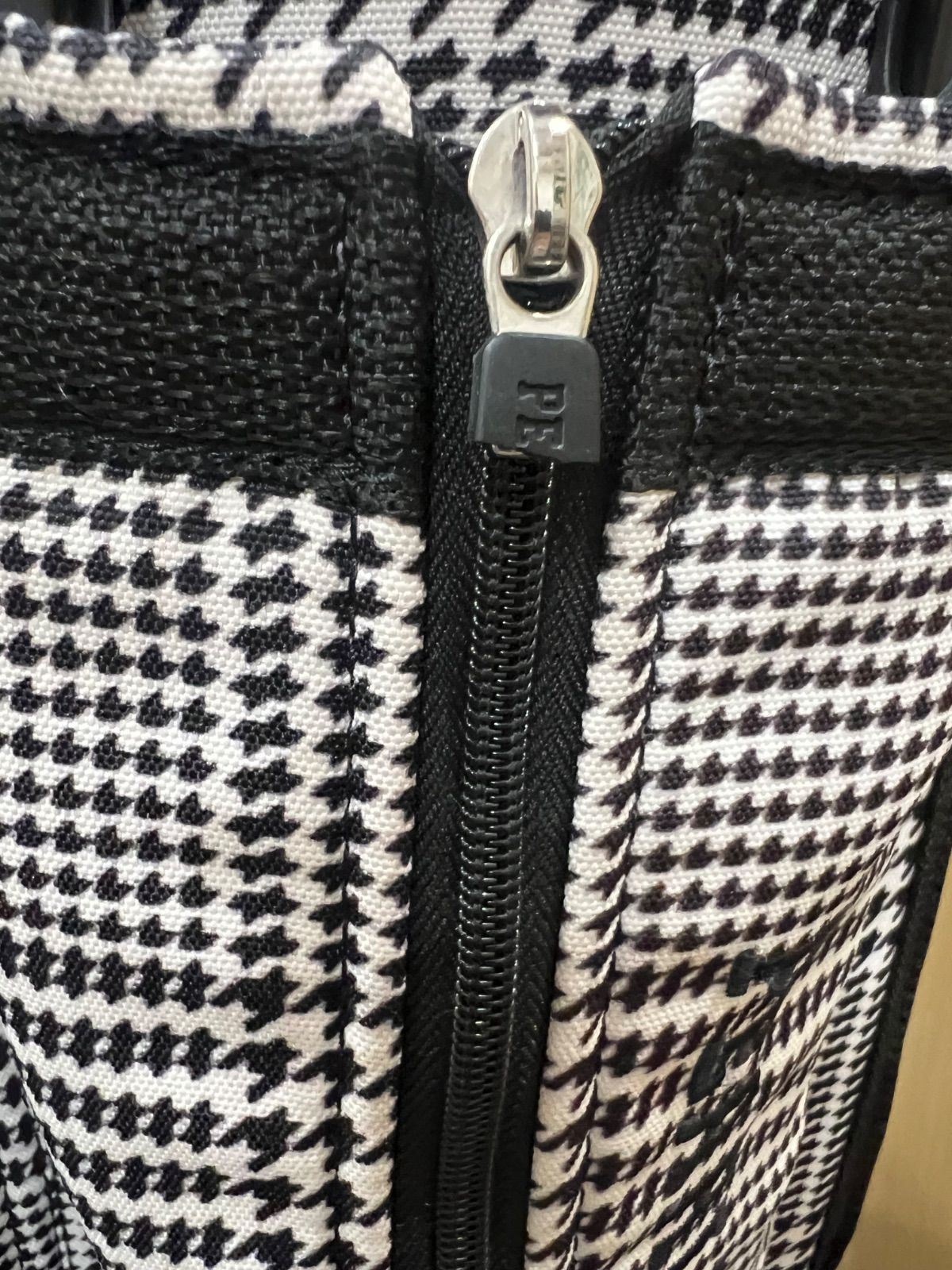 パーリーゲイツ【シンプソンズコラボ】キャディバッグ 限定版 - メルカリ パーリーゲイツ【シンプソンズコラボ】キャディバッグ 限定版 - メルカリ