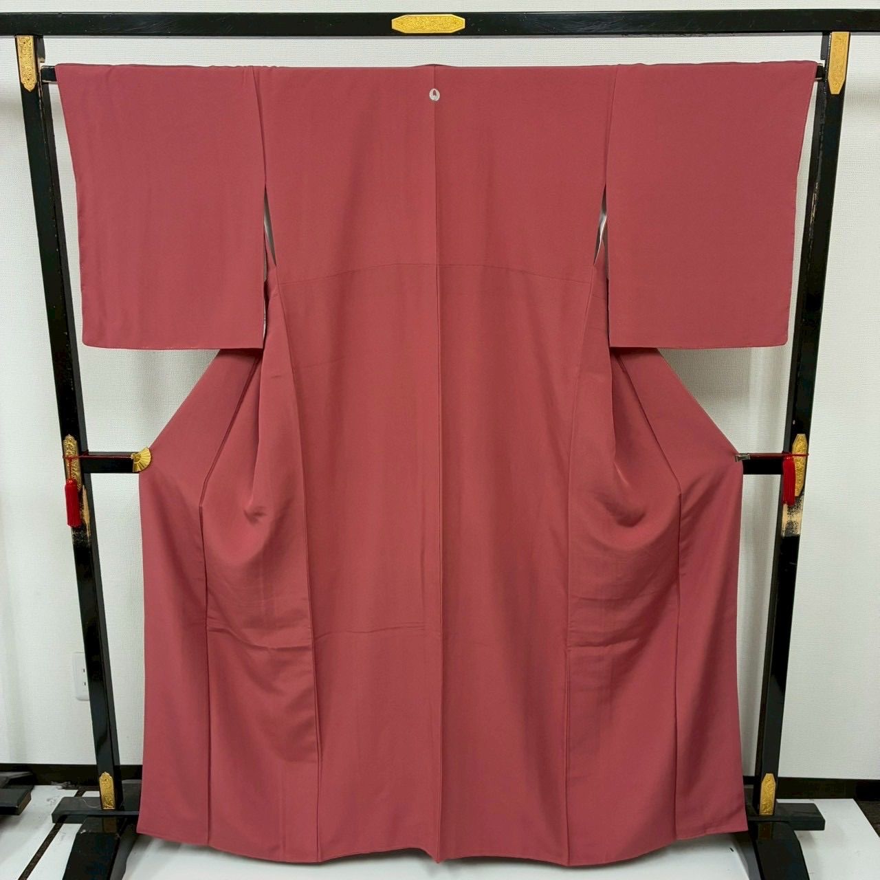 色無地 正絹 裄66 一つ紋 共八掛 上品な色味 袷 着物MK-1815 - メルカリ