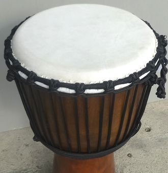 マホガニー木製ジャンベ（ジェンベ）☆木彫りMサイズ(10インチ)（MA