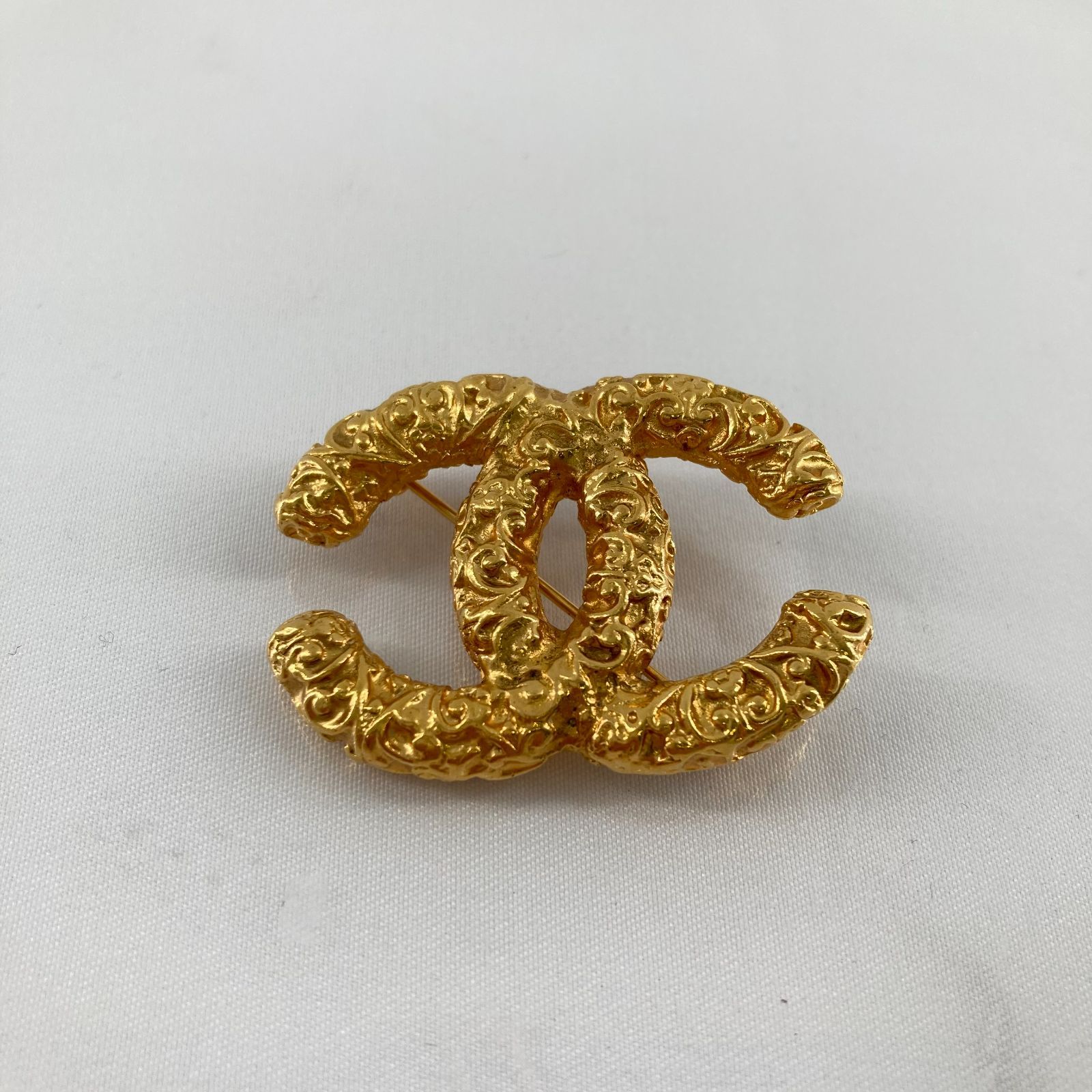 CHANEL(シャネル) ココマーク 溶岩ブローチ ヴィンテージ 93A ゴールド