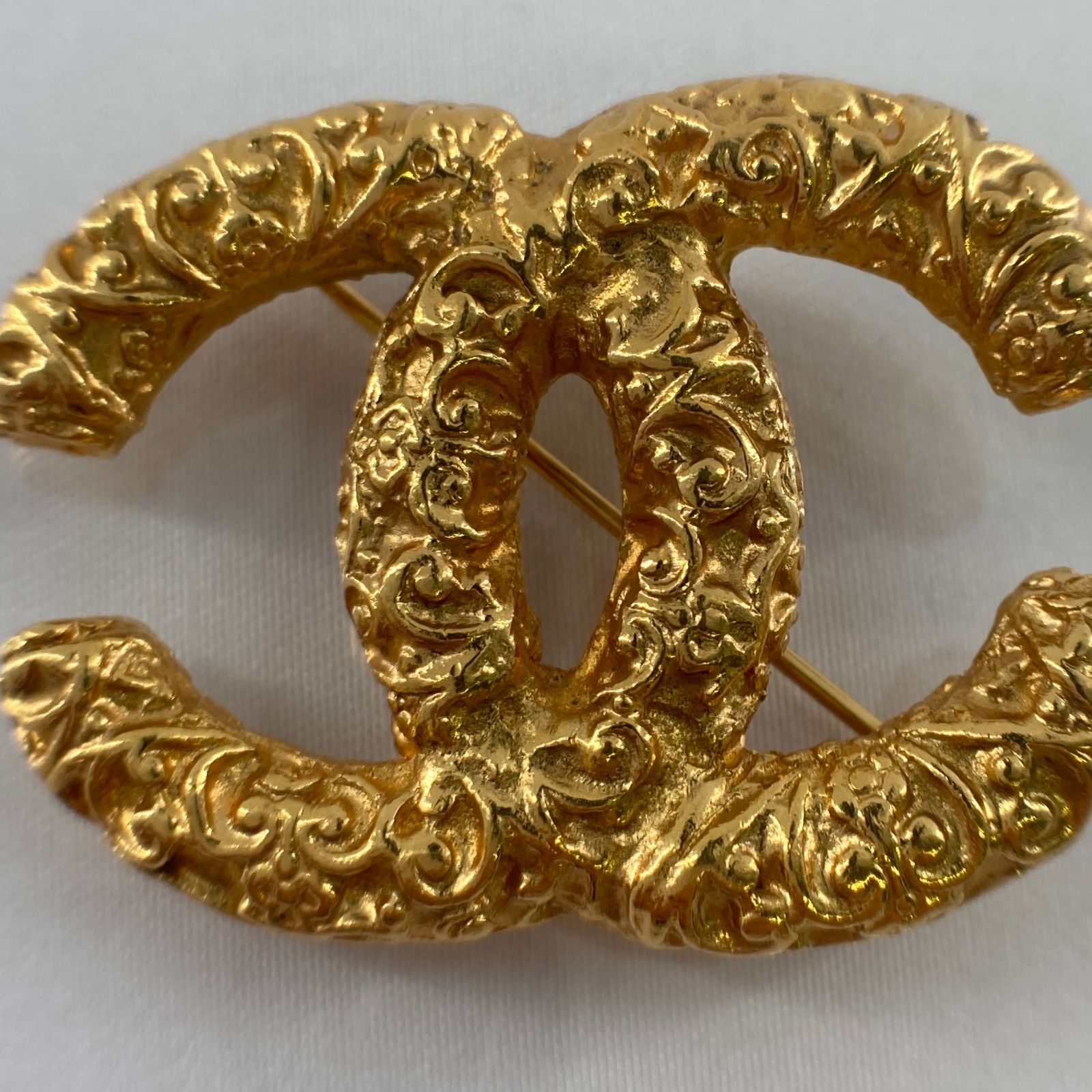 CHANEL(シャネル) ココマーク 溶岩ブローチ ヴィンテージ 93A ゴールド