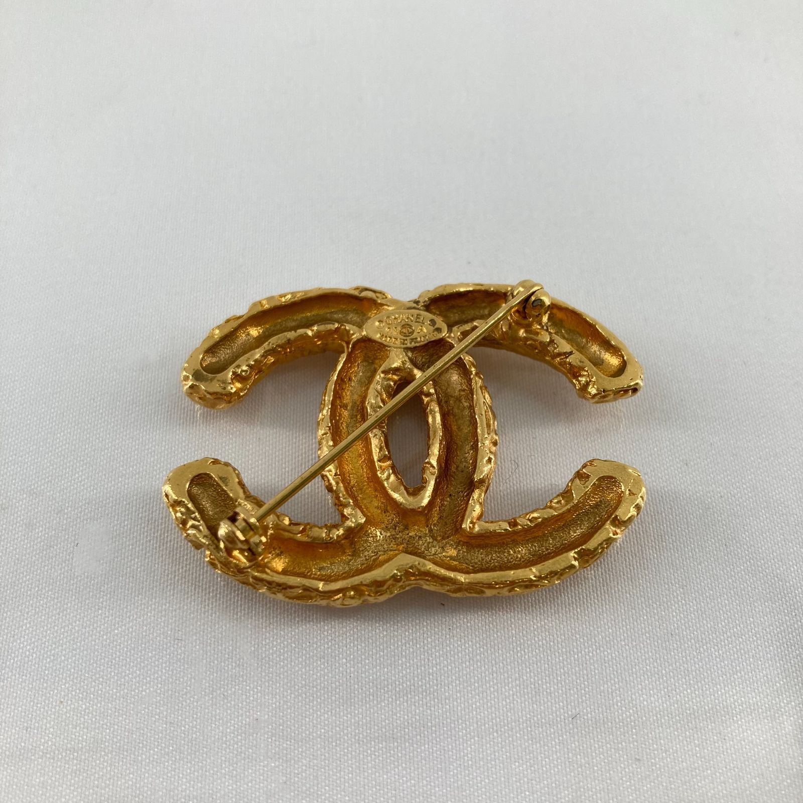 CHANEL(シャネル) ココマーク 溶岩ブローチ ヴィンテージ 93A ゴールド
