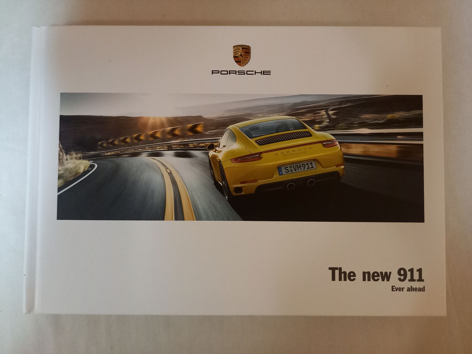 ポルシェ 911 公式ハードカバーカタログ【2017年/991後期モデル