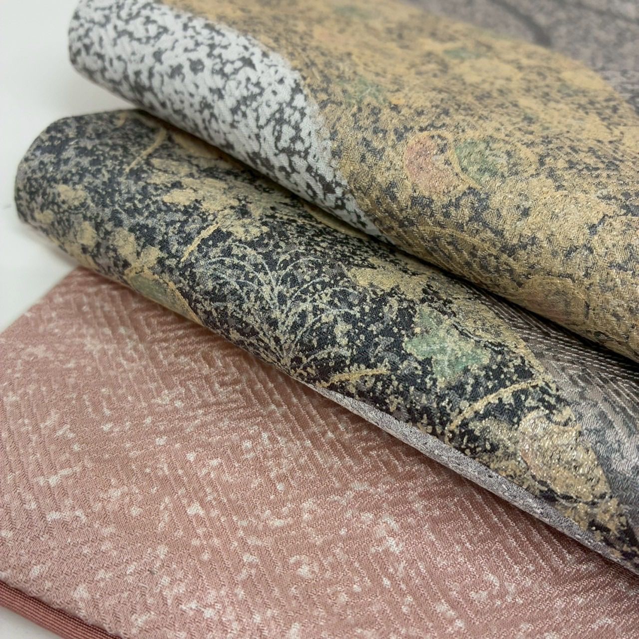 付下げ 刺繍 金彩 紗綾形の地紋 紋無し 訪問着 正絹 着物 MK-1801