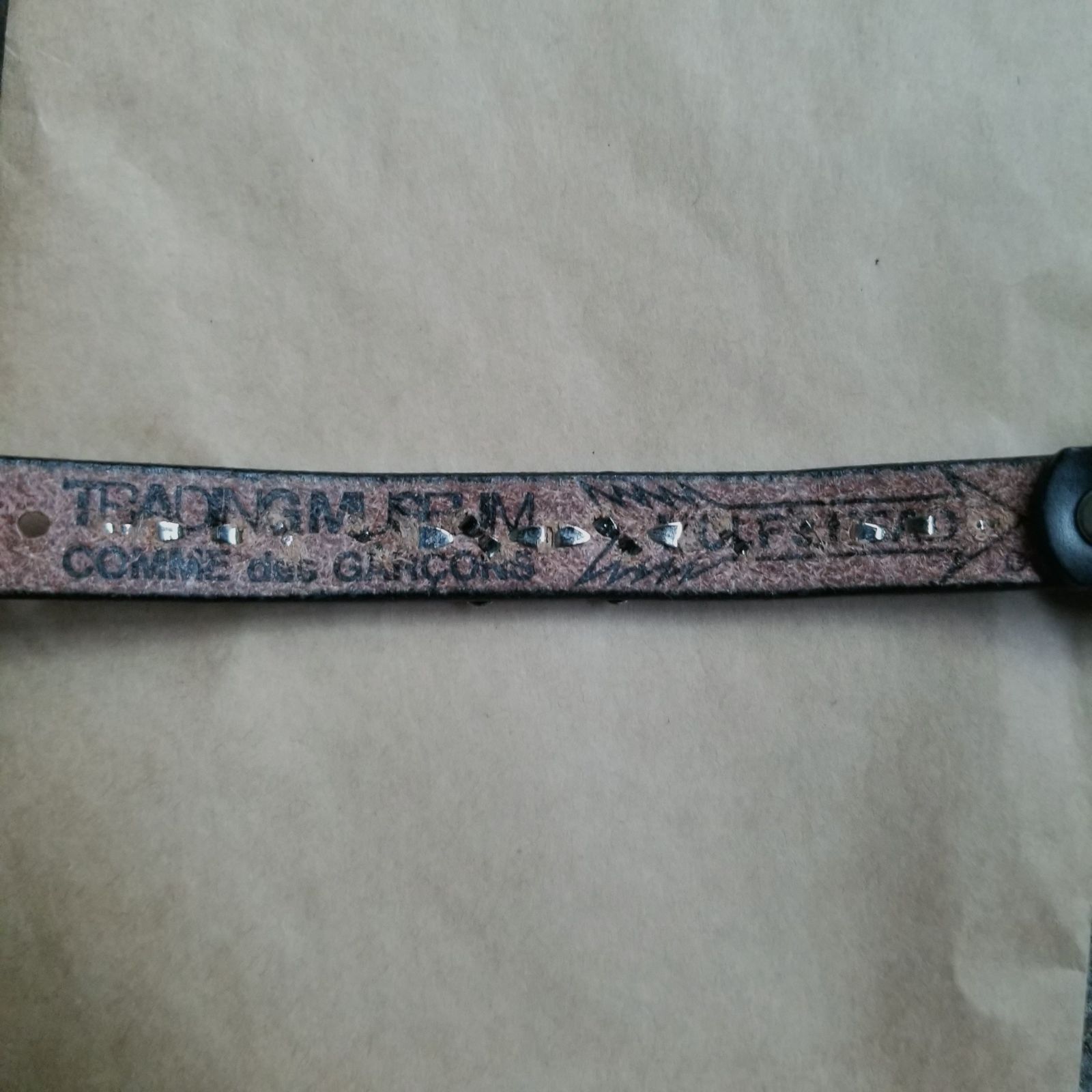 TRADING MUSEUM COMME des GARCONS WOLF'S HEAD スタッズリストバンド