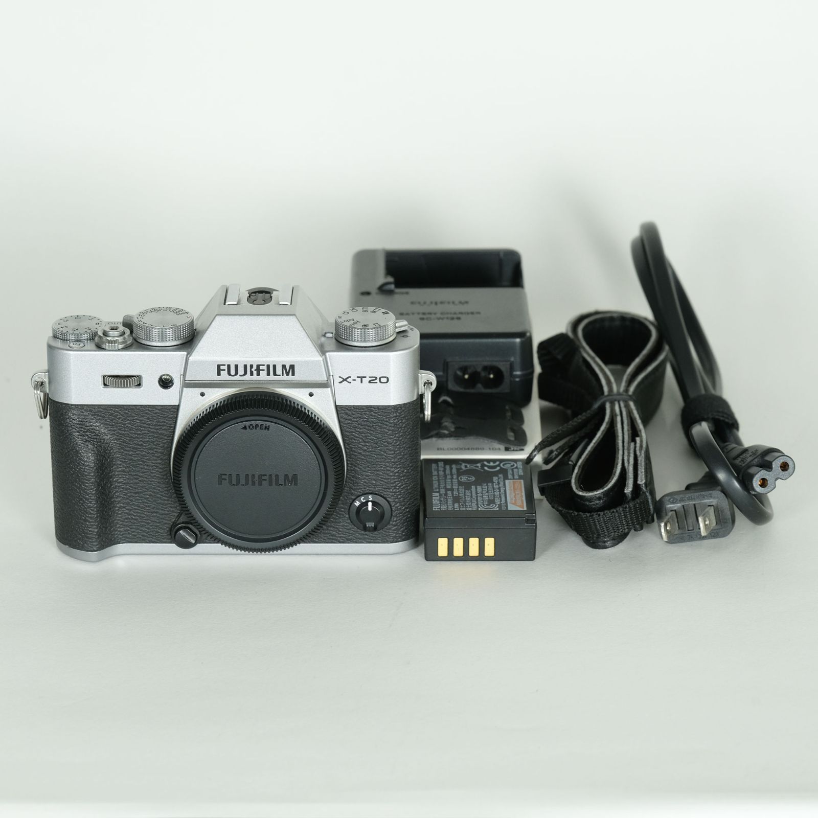 シャッター数18回 X T 20 ボディ シルバー FUJIFILM Xマウント