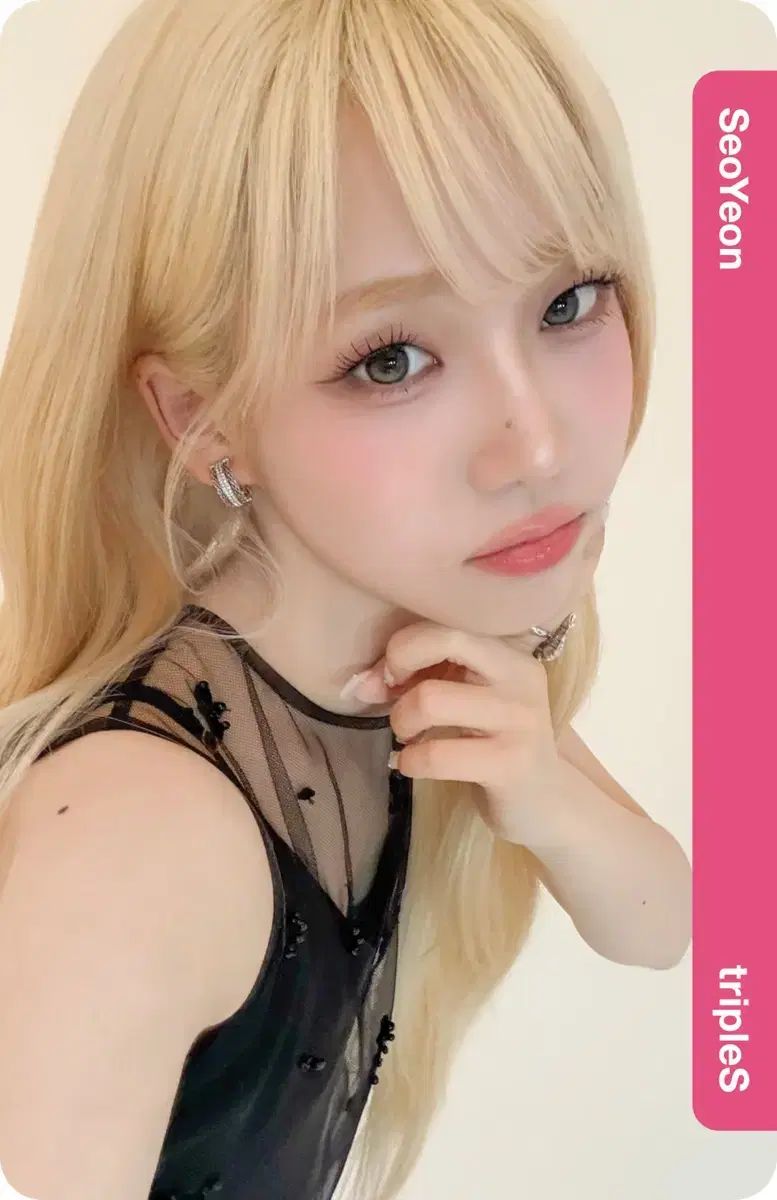 トリプルエスの tripleS ユン・ソヨン Alive コンサート vip Objekt