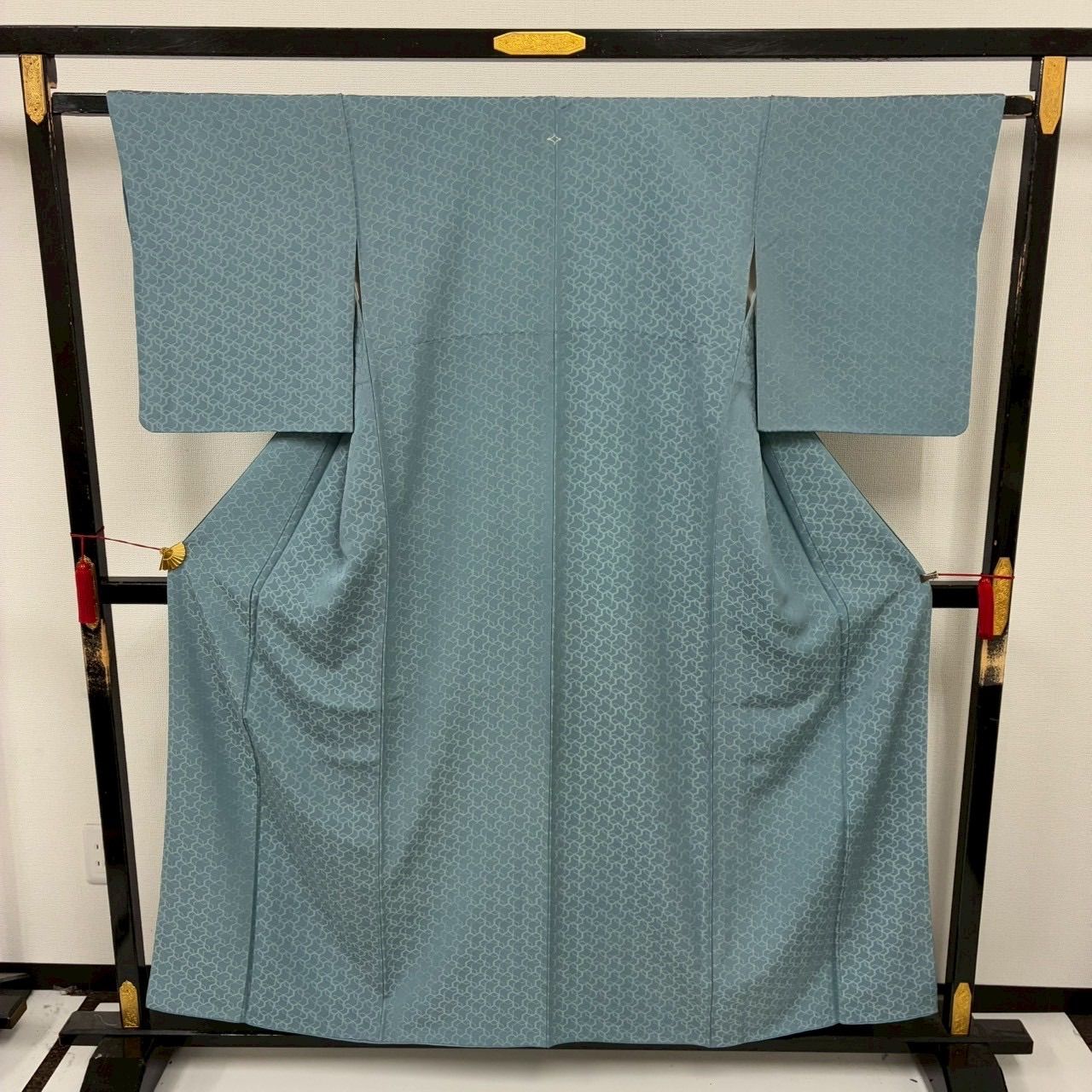 色無地 一つ紋 毘沙門亀甲の地紋 正絹 着物 MK-1802 - メルカリ