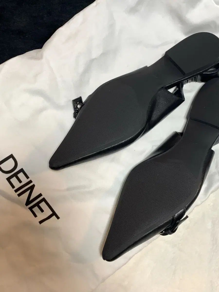 バックルミュール