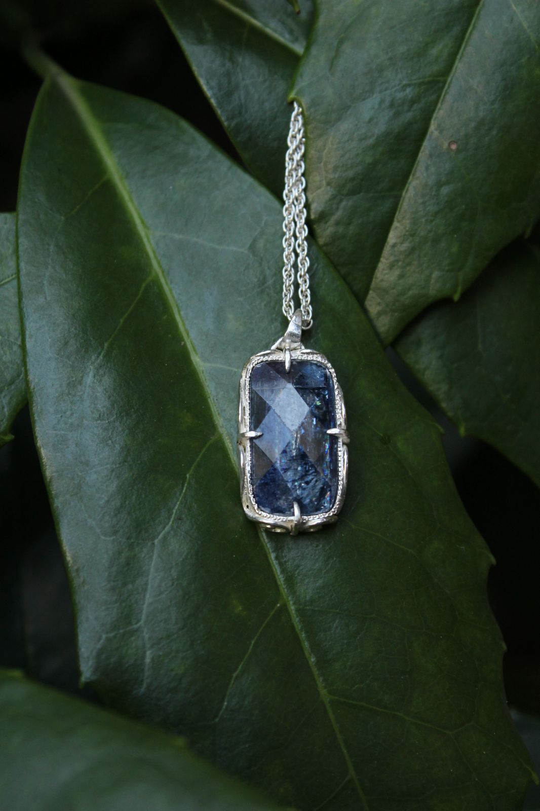 カイヤナイトのネックレス SV