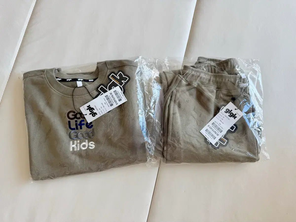 glgk刺繍ロゴ スウェット120 ジョガーパンツ120