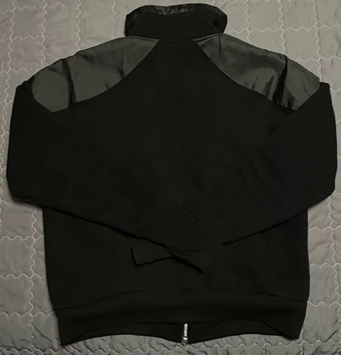 ジップアップニット