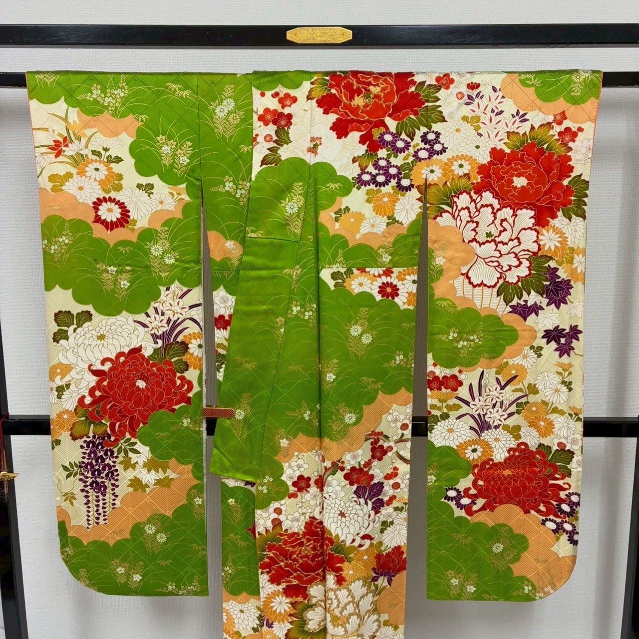 振袖 金駒刺繍 金彩 裄65 素敵な加工 正絹 着物 MK-1806 - メルカリ